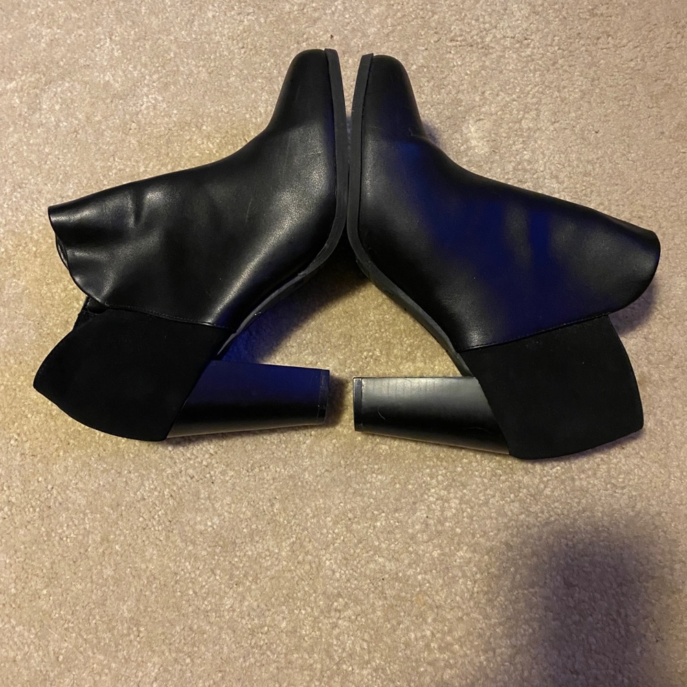 Fioni Booties ๐๐๐ - Picture 8 of 12